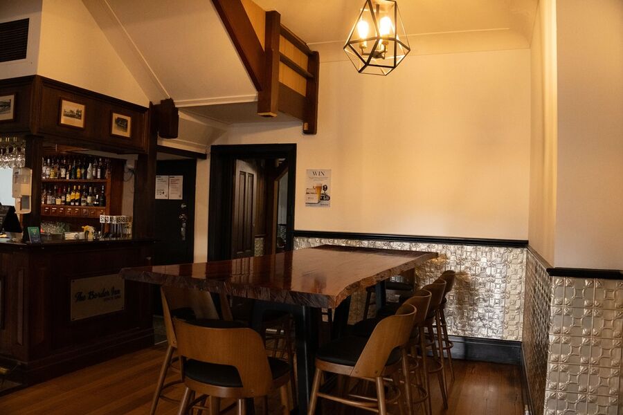 Dining in the Bar - The Border Inn Bacchus Marsh